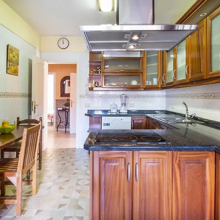 Melody House * Candelaria