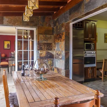 Melody House Candelaria