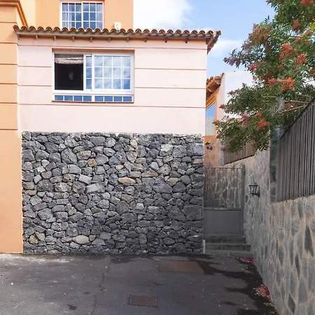 Melody House * Candelaria